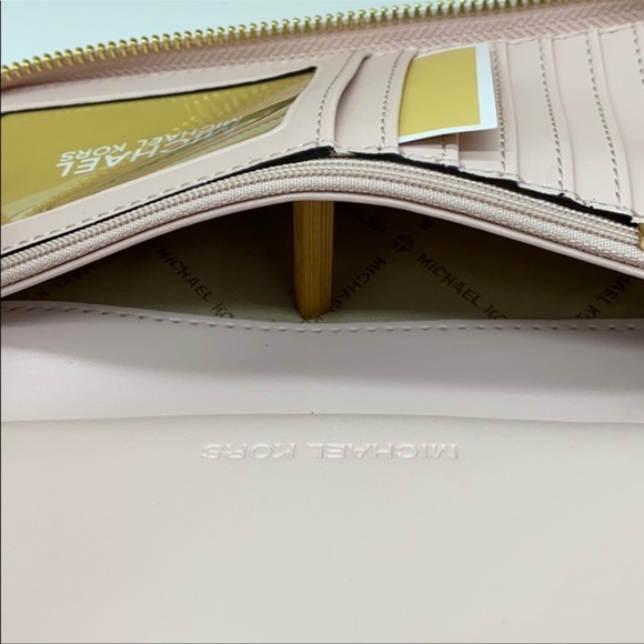 MICHAEL KORS LARGE FLAT MF PHONE CASE POWDER BLUSH WALLET - WRISTLET - Picture 16 of 16